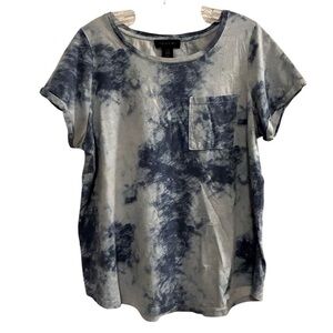 Tahari Women's 1X Blue Tie Dye Short Sleeve Round Neck Pocket Tee